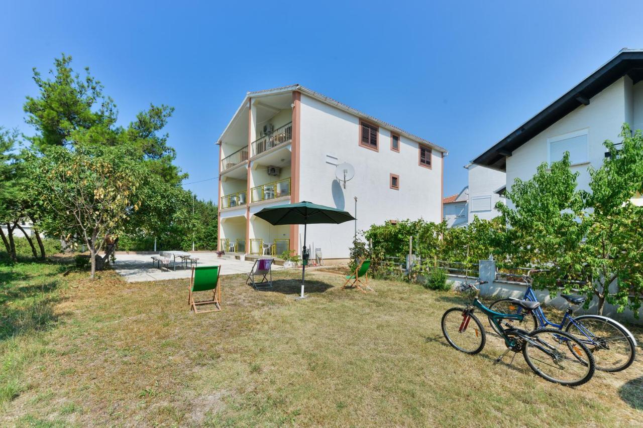 Apartmani Jelena Petrčane Zewnętrze zdjęcie