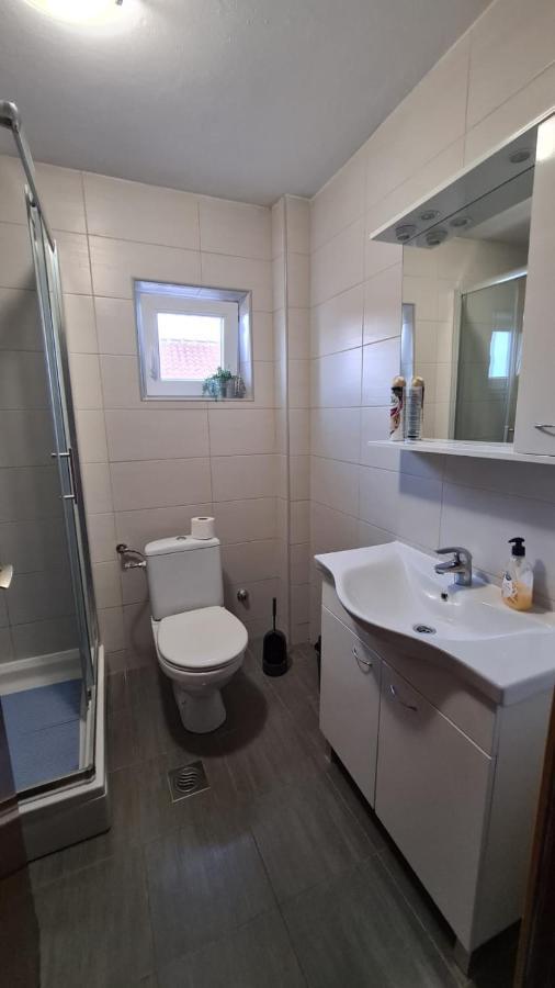 Apartmani Jelena Petrčane Zewnętrze zdjęcie