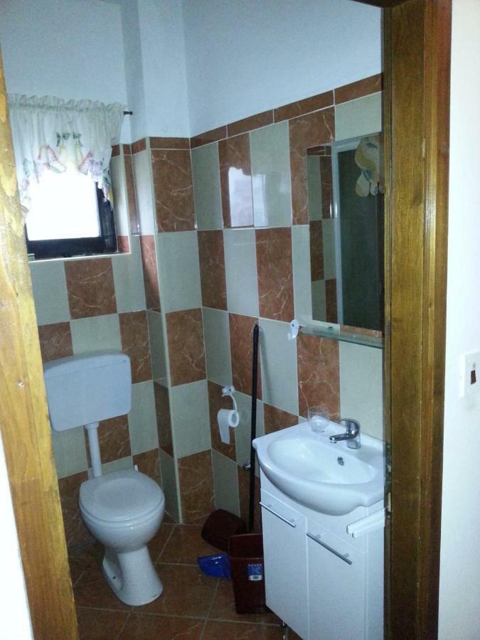 Apartmani Jelena Petrčane Zewnętrze zdjęcie